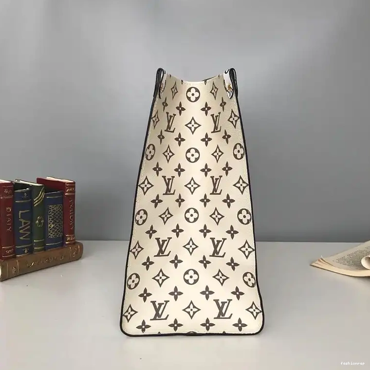 Fashionrep Bags 19T1L0701 LV 0712
